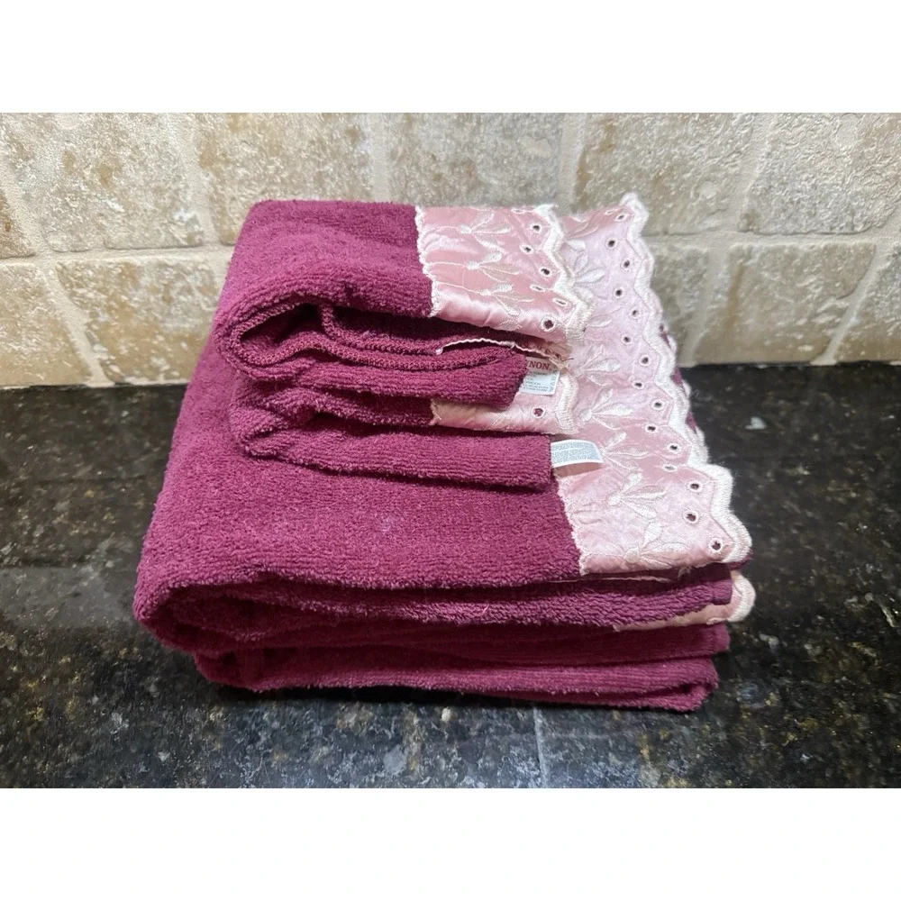 Vintage Cannon Towels Set Burgundy Pink Maroon‎ Satin Lace Trim Bathroom Linens
